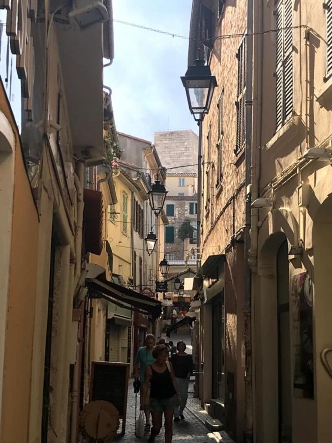 Apartment With Mediterranean Charm In The Heart Of The Provencal Market Antibes Exteriér fotografie
